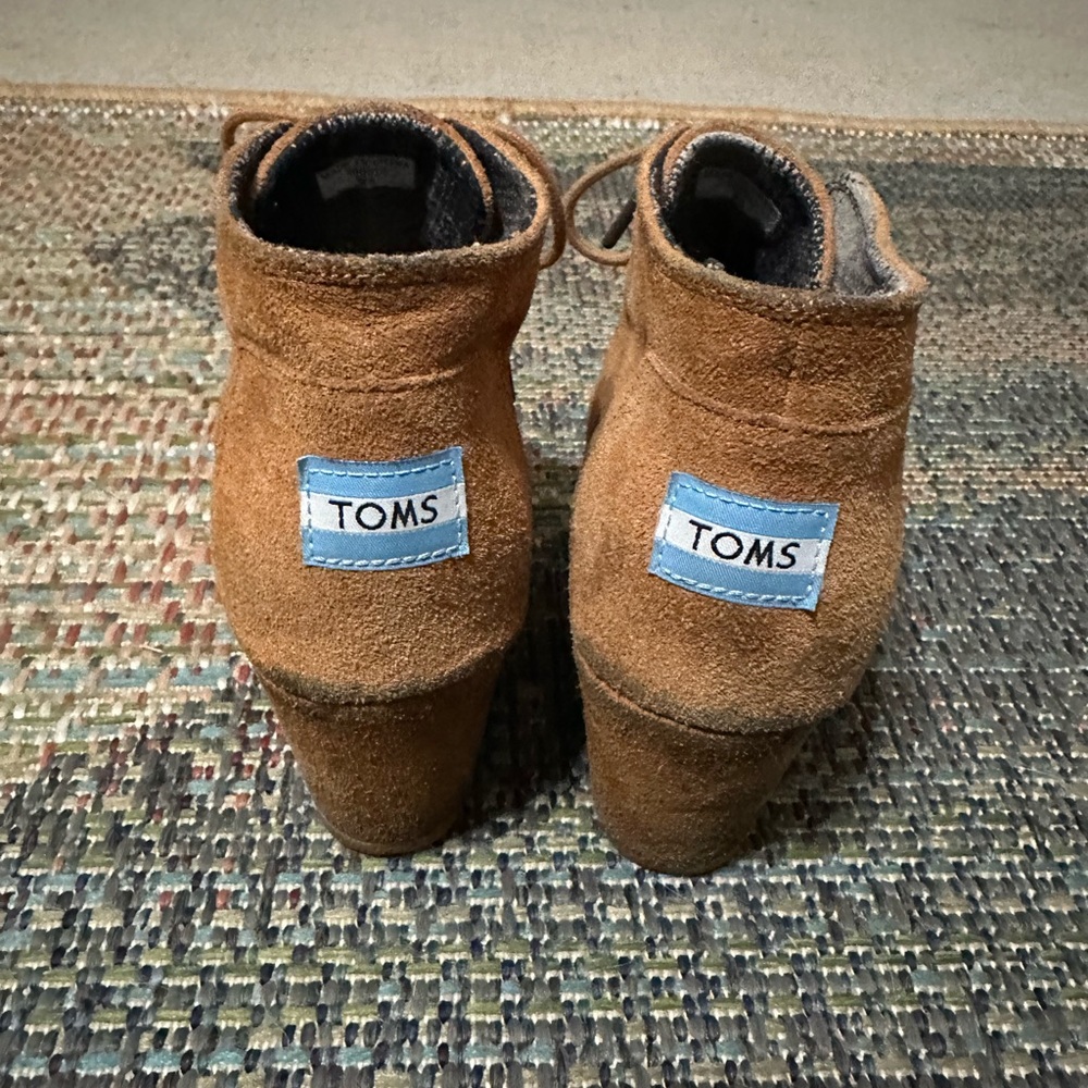 Toms - Picture 5 of 5